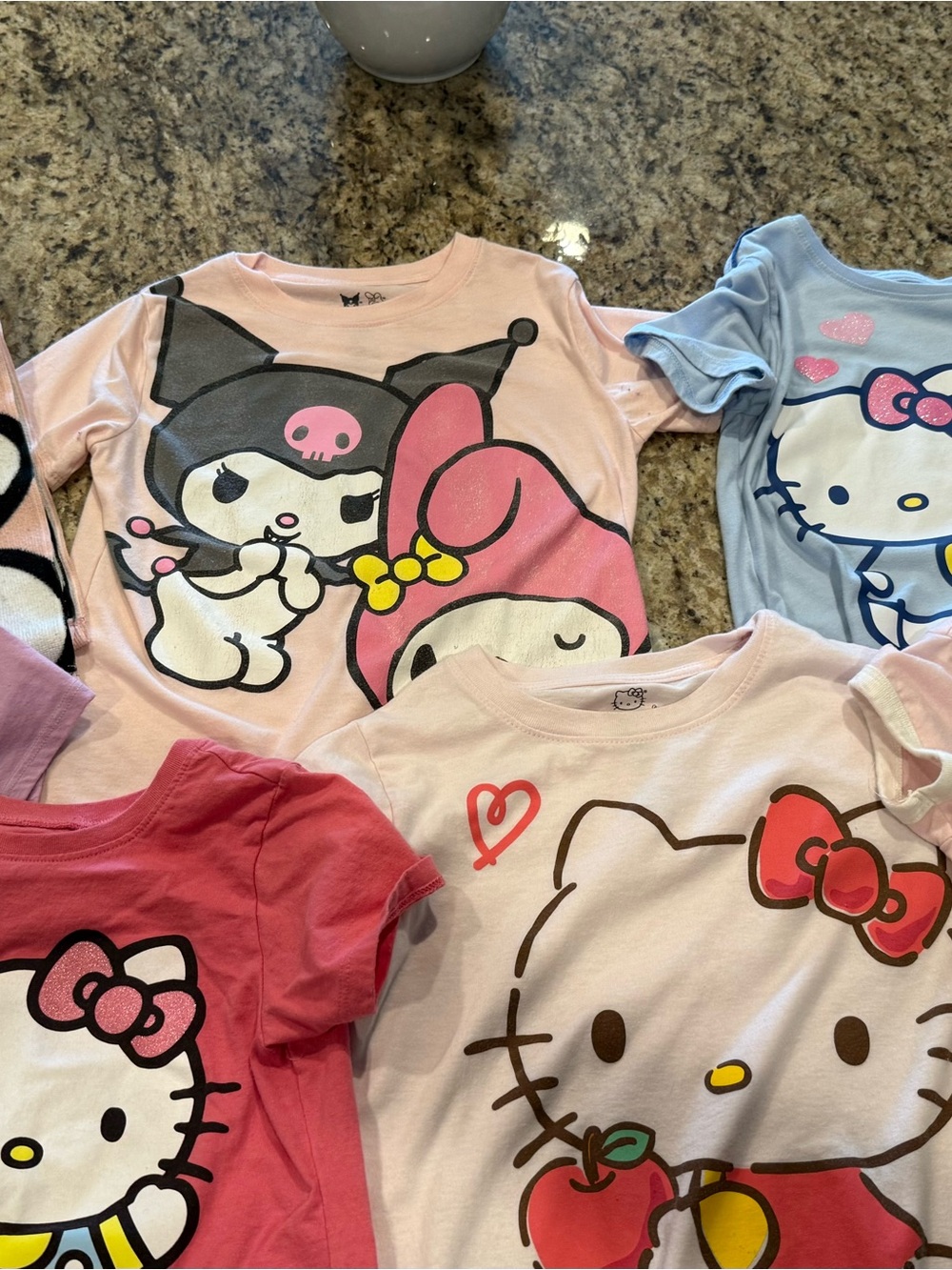 Sz L 8/10 Hello Kitty Tee & Towel Bundle READ Below
